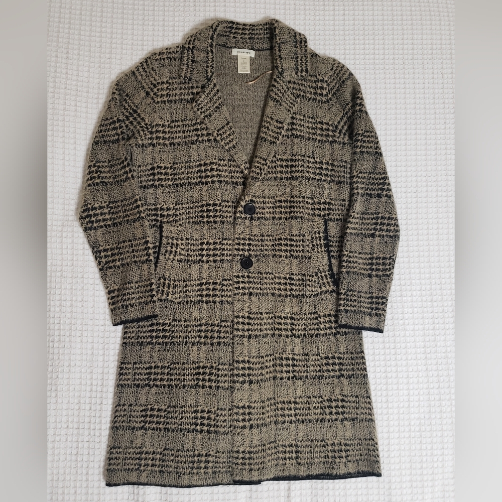 Furry Black and Beige Houndstooth Coatigan